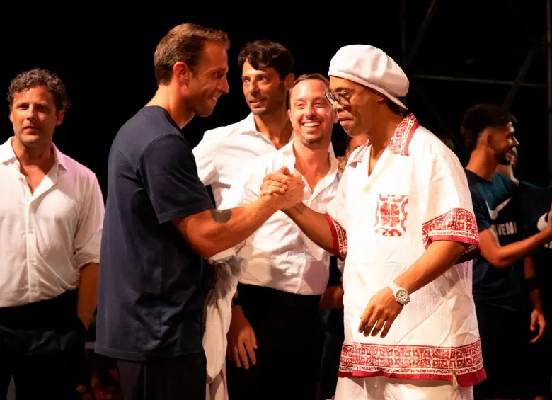 Ronaldinho en su presentación con el Ravenna. FOTO: Instagram Ravenna