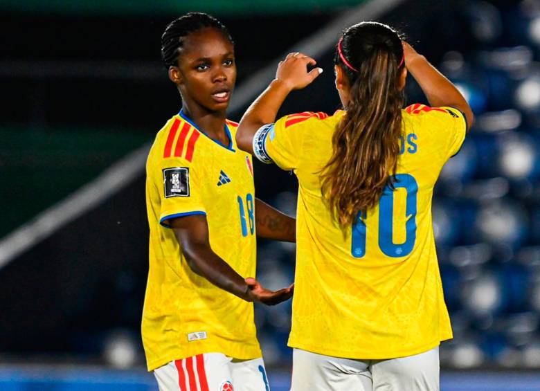Leicy Santos y Linda Caicedo son dos de las figuras de la selección Colombia femenina. FOTO: X FCFSeleccioncol