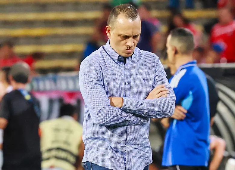 Alejandro Restrepo llevó al DIM a la final del torneo pasado; sin embargo, su equipo no muestra en la actualidad la solidez esperada. FOTO: Manuel Saldarriaga
