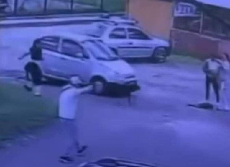 Escena del homicidio de Juan Felipe Rincón el pasado domingo 24 de noviembre en Bogotá. FOTO: Captura de video