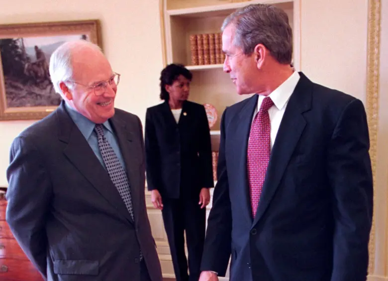 Dick Cheney y George W. Bush en la Casa Blanca. FOTO: Tomada de X @TheBushCenter