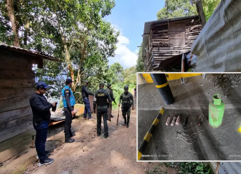 Adelante, los explosivos hallados al interior del inmueble. Atrás, operativo policial en Buriticá. FOTO: Cortesía Policía Antioquia e imagen tomada de redes.