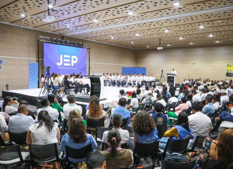 Fueron reconocidas por los exmilitares un total de 296 víctimas de ‘falsos positivos’ asesinados entre 2005 y 2008, ante la JEP y sus familias. FOTO: COLPRENSA