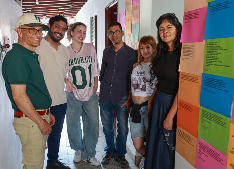 De izquierda a derecha: Jorge Zapata, Jhonatan Palacios, Paulina López, Omar Ruiz, Linda Cañaveral y Liliana Correa. Foto: Manuel Saldarriaga.
