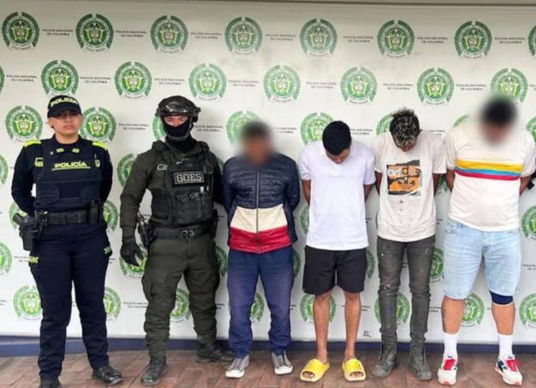 Los presuntos delincuentes se habrían robado más de 42 millones de pesos y se estima que al menos 27 personas fueron víctimas de su actuar criminal. Foto: Policía