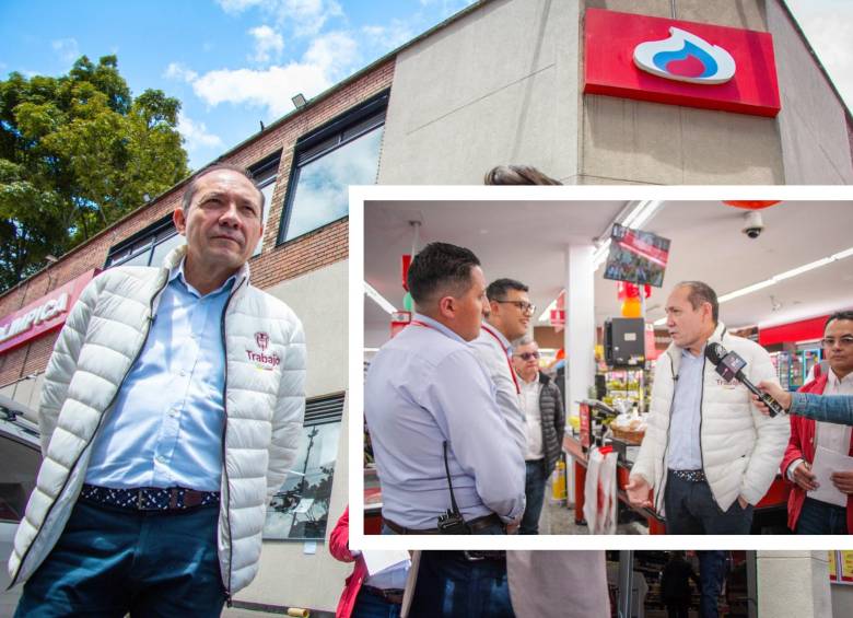 El ministro de Trabajo, Antonio Sanguino, en una de las tiendas Olímpica del país. FOTO: Redes sociales @MintrabajoCol