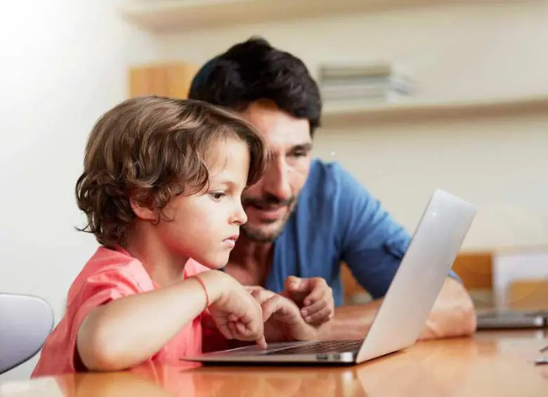 Tres consejos de creadores de TikTok para proteger a sus hijos de estafas y fraudes en Colombia