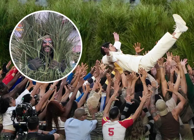 Bad Bunny recreó una pradera de Puerto Rico con ayuda de 380 personas disfrazadas de arbustos. Fotos: Getty Images y @AndrewAthias