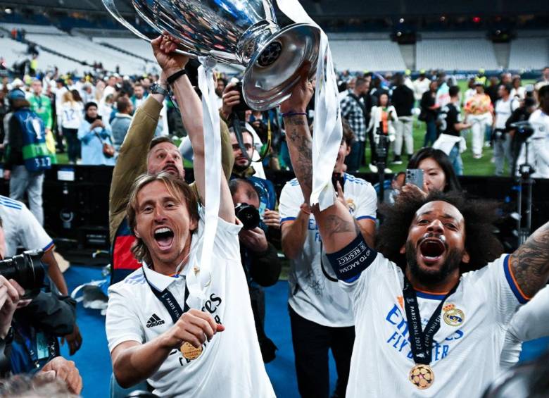 El Real Madrid celebrando la obtención de su décima catorce Champions League. FOTO: TWITTER @ChampionsLeague