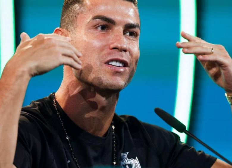 Cristiano Ronaldo en una rueda de prensa con la Selección de Portugal en medio de la polémica. FOTO: Tomada de redes sociales de @cristiano.