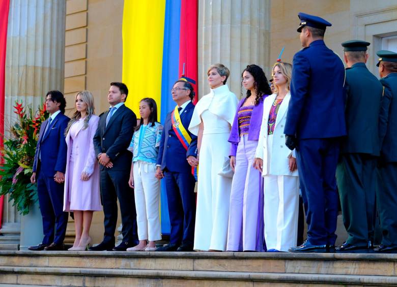  Gustavo Petro y la familia presidencial en la Casa de Nariño. FOTO: PRESIDENCIA