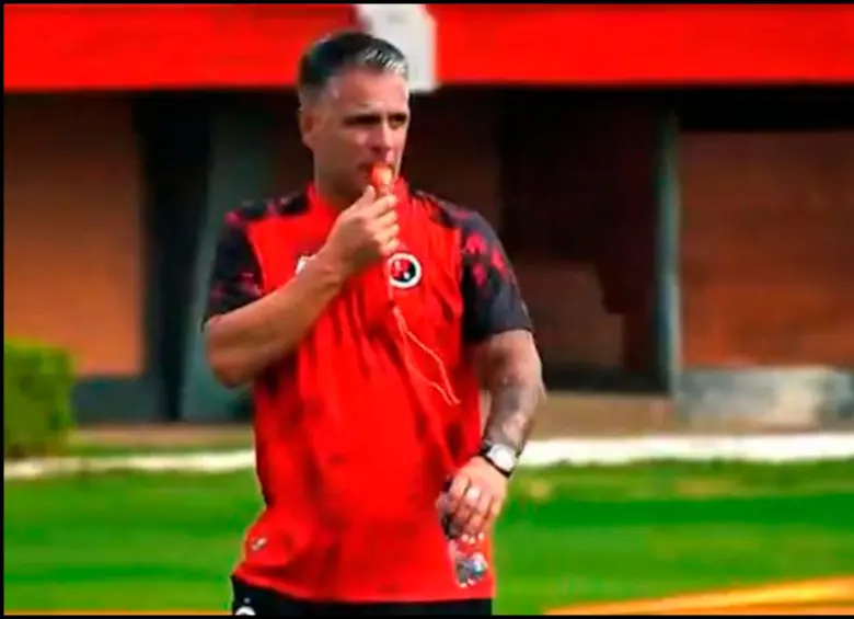 Nicolás Chiesa en su primera práctica al frente del Cúcuta. FOTO: Captura de vídeo