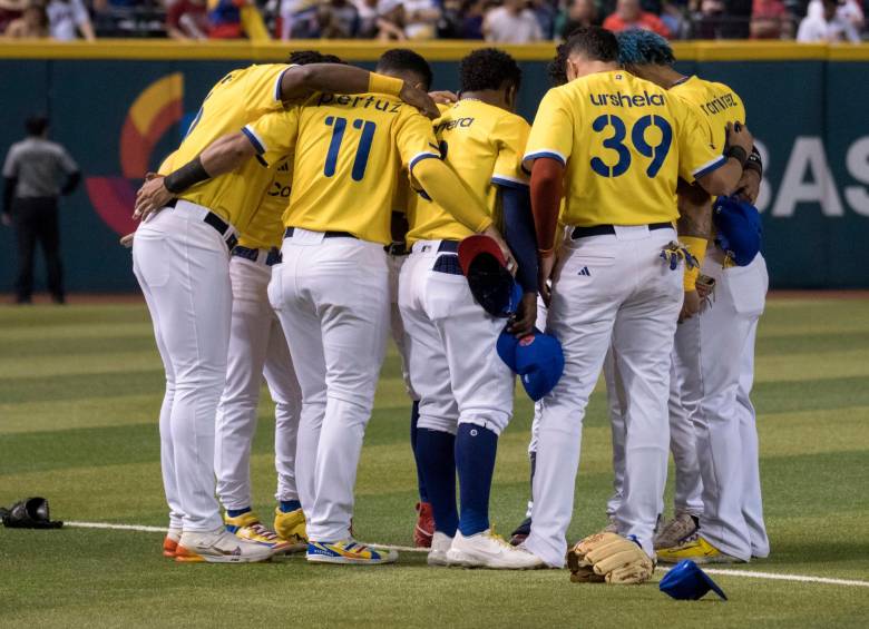 Pese a su triunfo inicial contra México, Colombia no logró mantener esa buena regularida y quedó eliminada del Clásico Mundial. FOTO EFE
