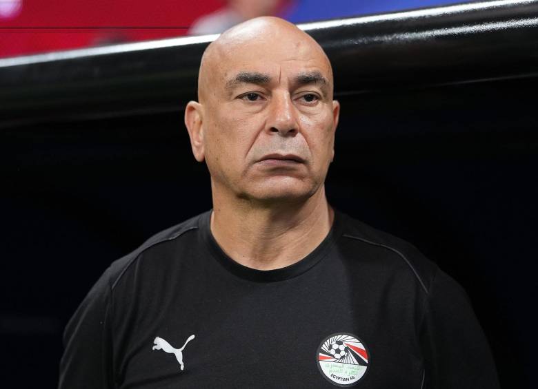 Hossam Hassan, técnico de Egipto, criticó el arbitraje y a la Fifa. Foto: Xinhua