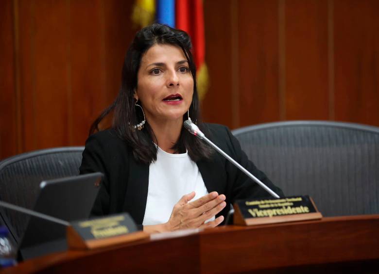 Irene Vélez, ministra de Minas y Energía, también invitó a que el lunes 10 de octubre se hagan públicas las empresas que se sumaron a ese acuerdo de tarifas. FOTO: CORTESÍA