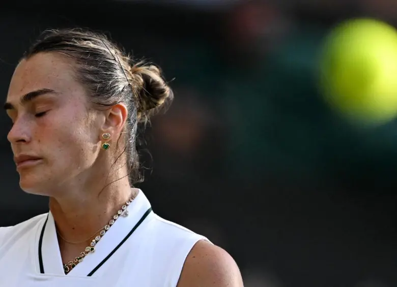 Aryna Sabalenka, número 1 del mundo, cayó este domingo en partido contra Naomi Osaka. FOTO: AFP