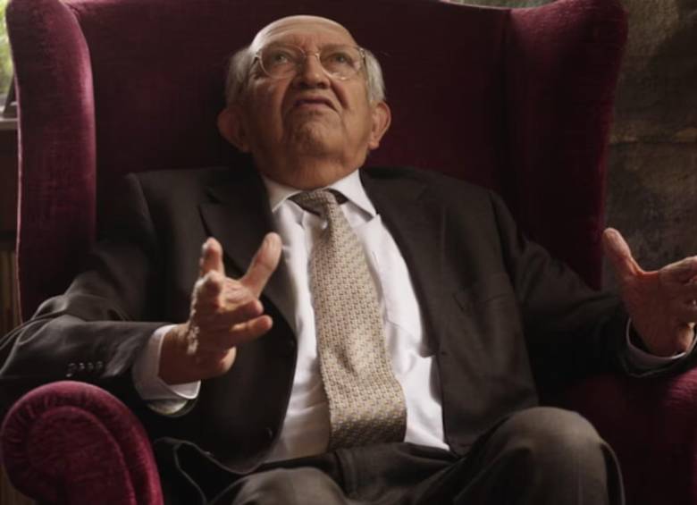Coautor del célebre y debatido Manual del perfecto idiota latinoamericano, Mendoza fue una figura influyente en la evolución del pensamiento liberal y crítico en el país. FOTO: Colprensa