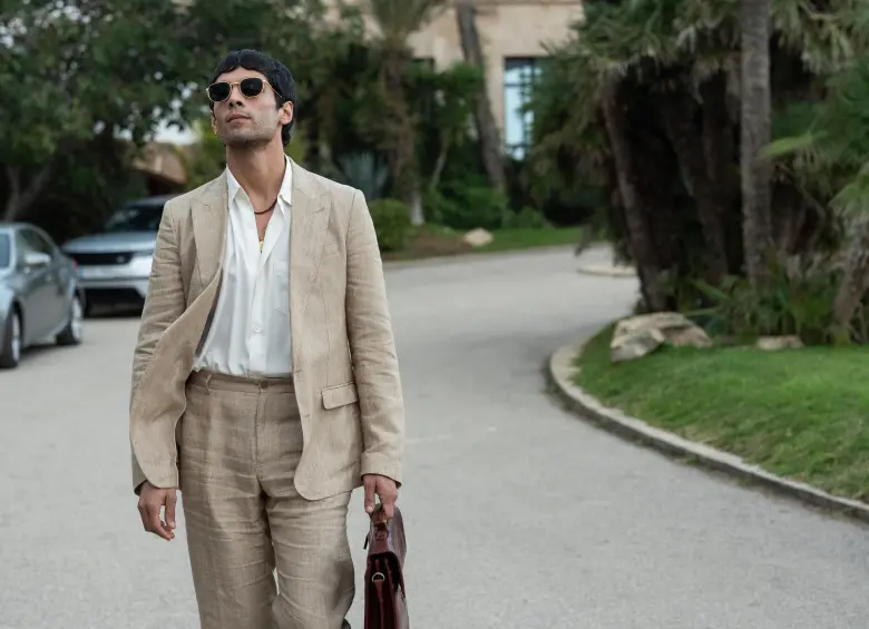 Diego Calva es el antagonista de The night manager, la serie que se grabó en gran parte en Medellín y que este domingo 1 de febrero tendrá su final de temporada. FOTO Cortesía Prime Video.