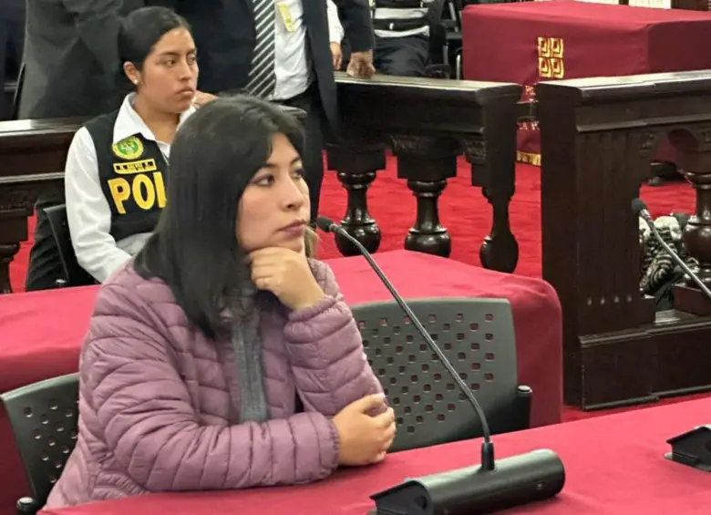 Un juez supremo de Perú ordenó este viernes la captura internacional y prisión preventiva por cinco meses contra la ex primera ministra peruana Betssy Chávez. FOTO: AFP
