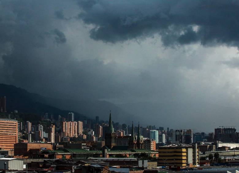 Imagen de referencia de un aguacero en la ciudad de Medellín. FOTO: Cortesía