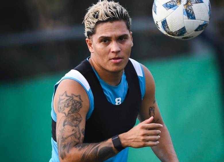 Juan Fernando Quintero Paniagua en medio de un entrenamiento con Racing. FOTO: TWITTER RACING