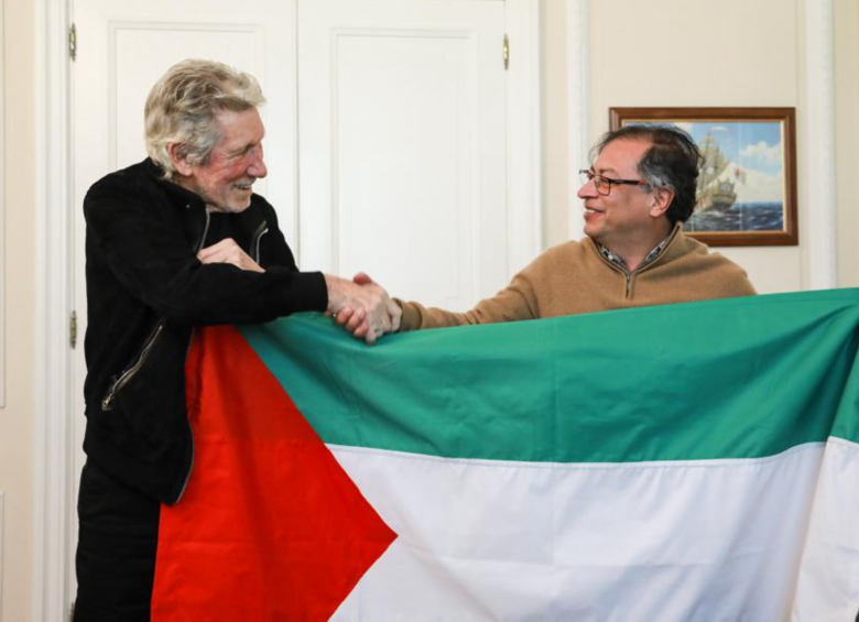 El presidente Gustavo Petro y el compositor Roger Waters hablaron sobre el conflicto en la Franja de Gaza. FOTO: Tomada de X (antes Twitter) @infopresidencia