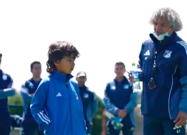 Andrés Ángel compartiendo con Alberto Gamero. FOTO: Captura de vídeo