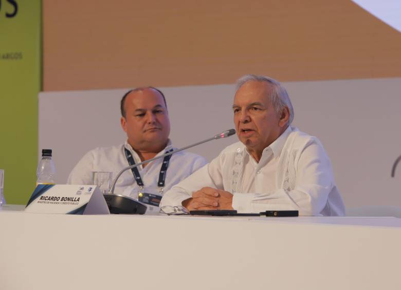 El ministro de Hacienda, Ricardo Bonilla, estuvo en el Congreso Nacional de la Infraestructura. FOTO: Cortesía