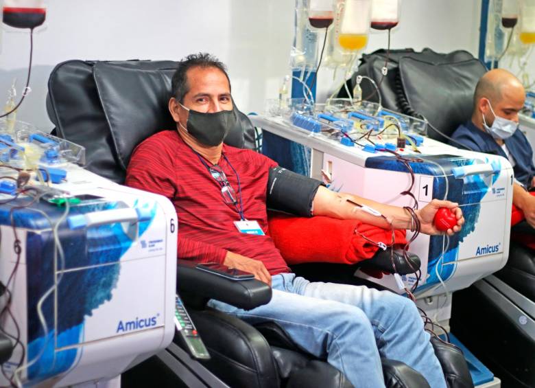 William Castrillón Ciro cumplirá el miércoles que viene la cita en la Cruz Roja para hacer su donación 127 de plaquetas. FOTOS julio césar herrera y cortesía