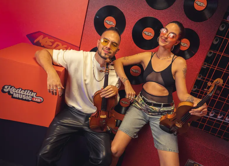 Andrea y Juano Agudelo, hermanos violinistas y creadores de Good Dello, mezclan música electrónica y cuerdas en una propuesta que nació en Medellín Music Lab. FOTO archivo particular