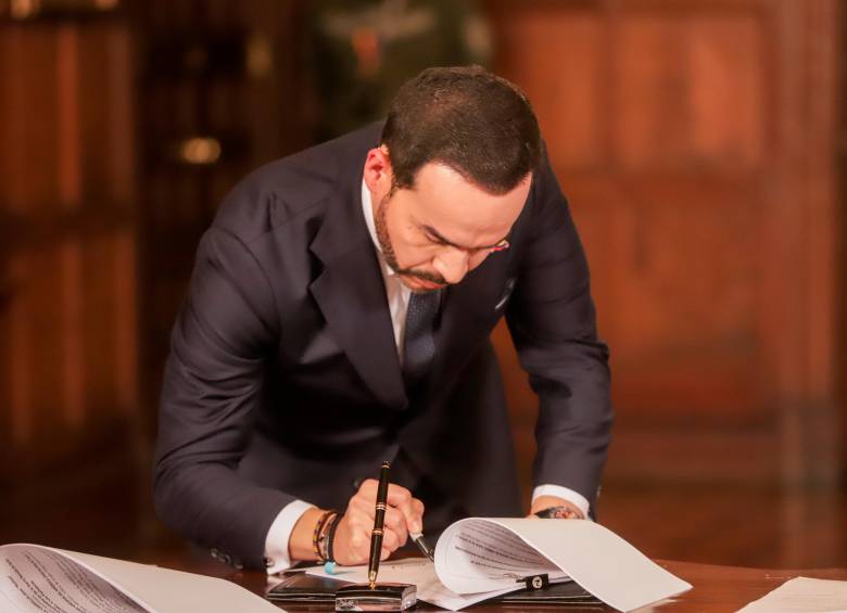 La nueva norma elimina el límite global de 30% que había sido establecido para las inversiones de los fondos privados en mercados internacionales. FOTO COLPRENSA