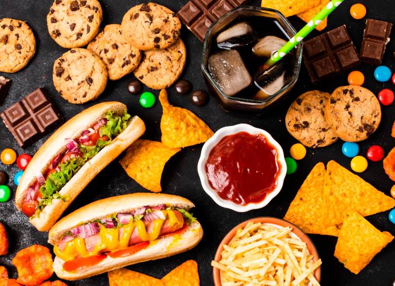 El impuesto saludable a los ultraprocesados ya supera los $1,9 billones en Colombia, en medio de preocupaciones por el alto consumo de comida chatarra. FOTO suministrada por High Results