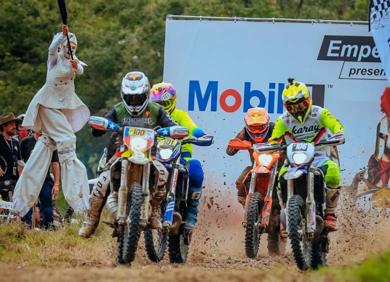 Los motociclistas que llegaban a las finales de cada categoría competían entre ellos para definir al ganador de su categoría. Foto: cortesía Gladiadores 
