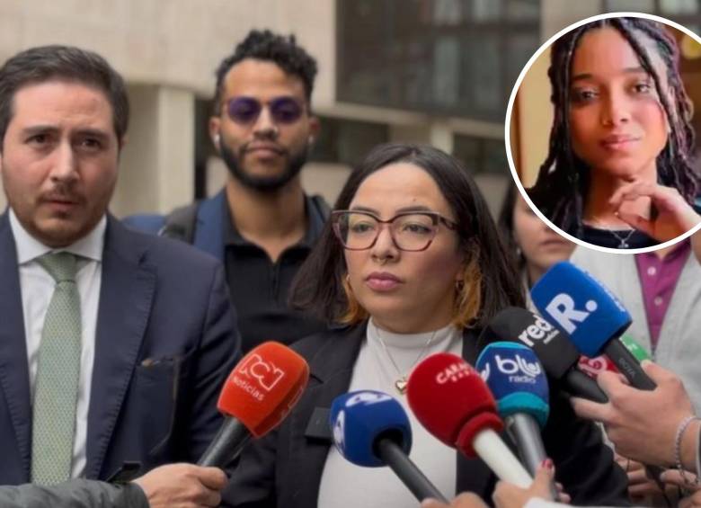 Jennifer Pedraza, la Representante a la Cámara por Bogotá tras salir de la audiencia de concilación con Juliana Guerrero, quien no asisitió. Foto: Redes Sociales @JenniferPedraz