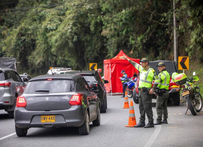 La Policía de Carreteras y los cuerpos de agentes de Movilidad serán desplegados en diferentes puntos estratégicos del departamento. FOTO: Carlos Velásquez.