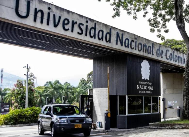 La Universidad Nacional, en Bogotá, encendió las alarmas de seguridad e impulsó un despliegue de emergencia entre las autoridades y la directiva del campus. FOTO: Manuel Saldarriaga