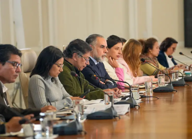 En el último Consejo de Ministros uno de los que fue regañado públicamente fue Armando Benedetti, ministro del Interior. Foto: Presidencia