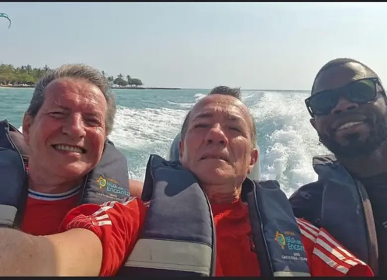 Mosquera había sido fotografiado junto a Alfonso y Longworth en marzo del año pasado. Foto: @TrueCrimeUpdat