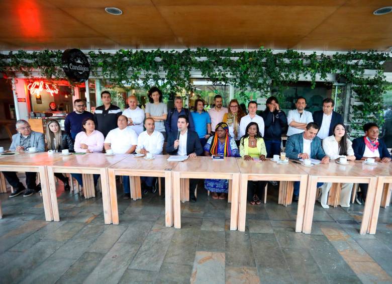 El comité de empalme fue presentado por Esteban Restrepo, exsecretario de Gobierno de Daniel Quintero. FOTO Cortesía