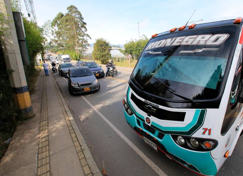 Los transportadores acuden a los bloqueos luego de no llegar a acuerdos con la Alcaldía de Rionegro. FOTO: Esneyder Gutiérrez