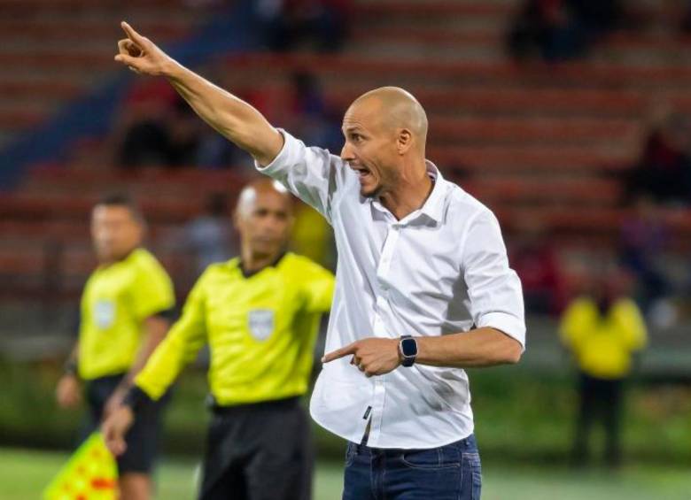 David González técnico del América de Cali que este domingo recibe al DIM, en el Pascual Guerrero, a las 8:15 de la noche, por la fecha 14 de la Liga BetPlay. FOTO EL COLOMBIANO