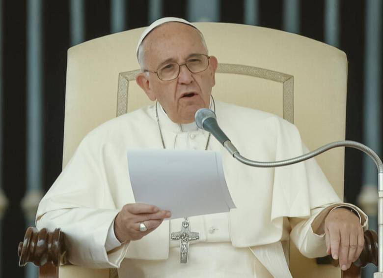 Aunque en general el Vaticano continua en contra de la unión homosexual, el Papa defendio una vez más la declaración ‘Fiducia Supplicans’ que permite bendecir a las parejas del mismo sexo. FOTO: COLPRENSA