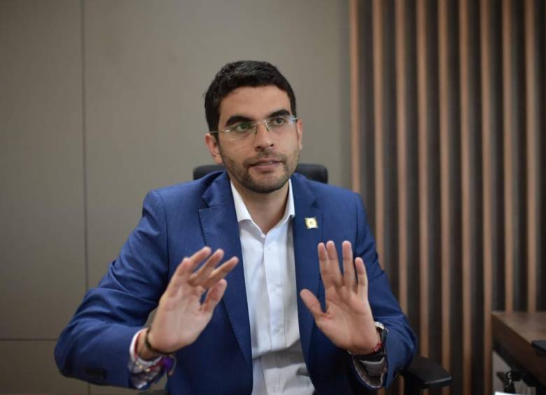El antioqueño Hernán Cadavid busca dar el salto de la Cámara al Senado por la lista cerrada del Centro Democrático. FOTO cortesía