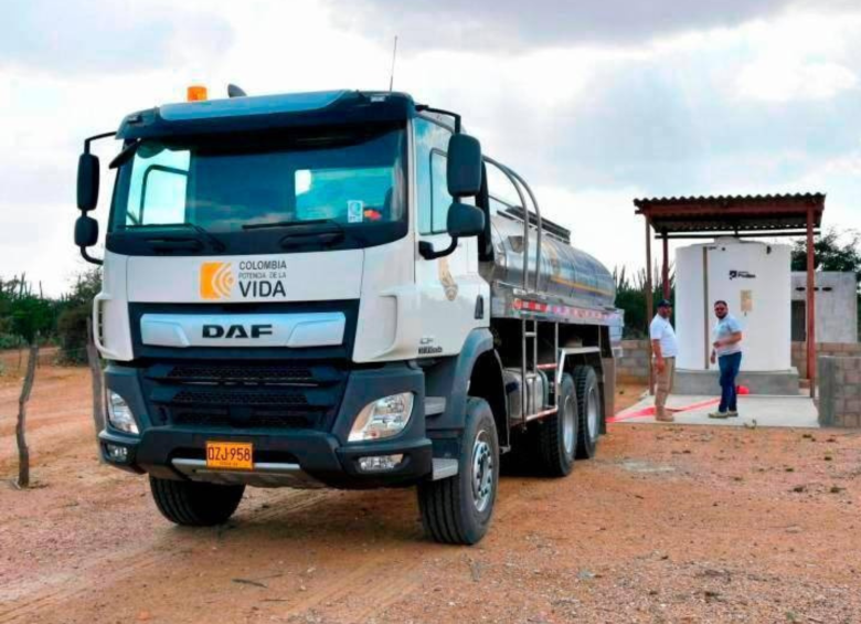 Se trata de un nuevo contrato que estaba listo para entregar a la empresa que le vendió al Gobierno 40 carrotanques. Foto: cortesía