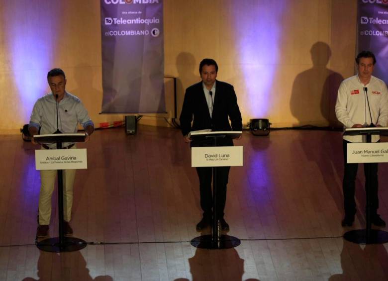 Los candidatos Aníbal Gaviria, David Luna y Juan Manuel Galán durante el debate Antioquia vota por Colombia de EL COLOMBIANO y Teleantioquia. FOTO: Camilo Suárez