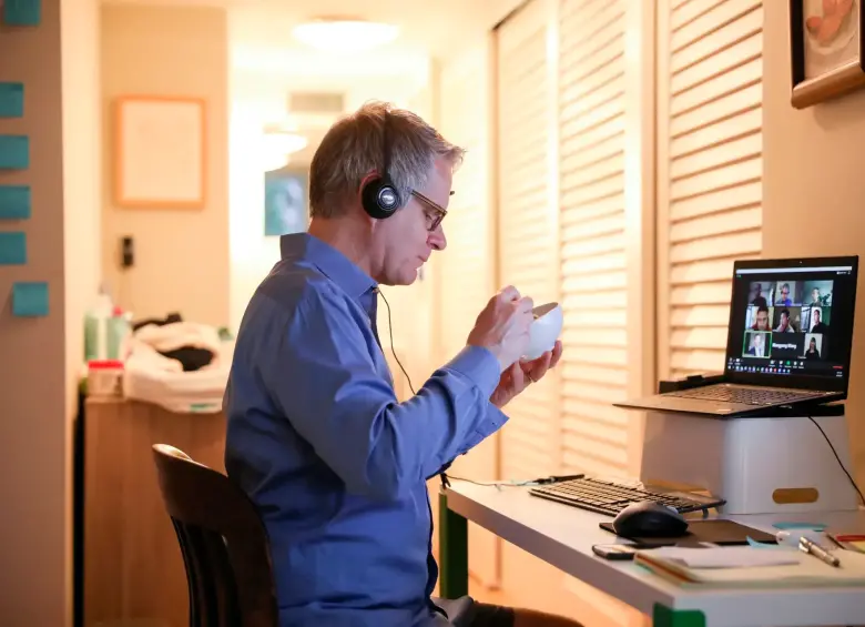 Formación continua, actitud positiva y enfoque son claves para brillar en el trabajo. Conoce lo que recomiendan los expertos. FOTO: SHUTTERSTOCK