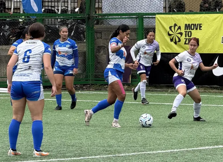 Las talentosas mujeres de Medellín se tomaron la Unidad Deportiva de Belén para jugar en rechazo a la violencia contra ellas y en conciencia por el medio ambiente. FOTO: El Colombiano