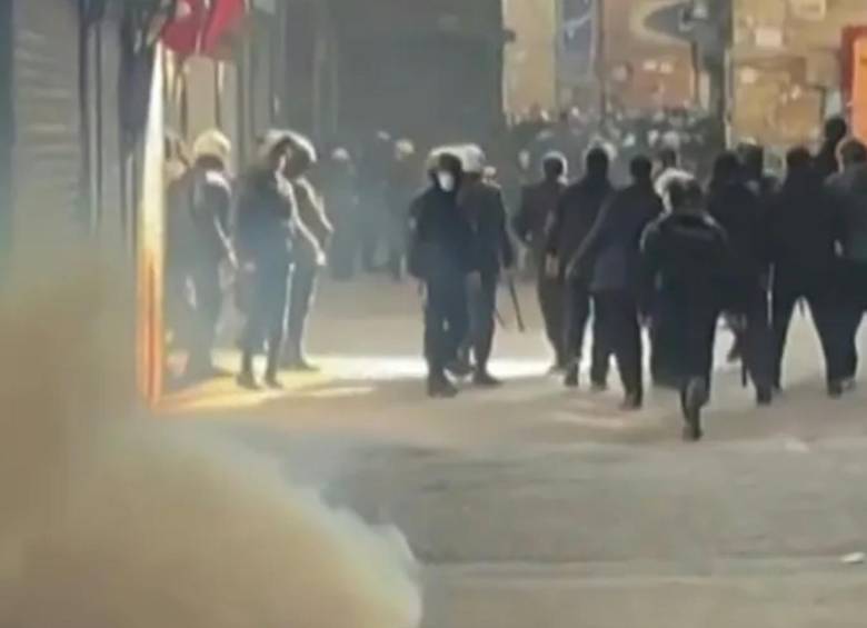 Las manifestaciones en las calles de Teherán. FOTO: AFP
