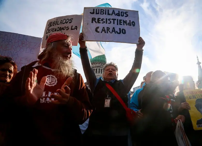 Los jubilados volvieron a marchar al Congreso contra el ajuste de Milei