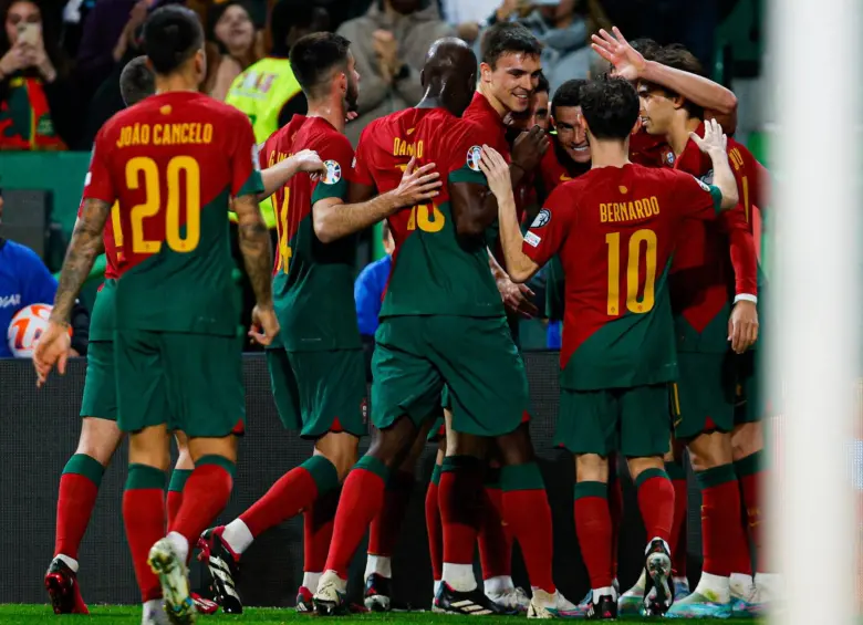 Cristiano Ronaldo y varios de sus compañeros de la selección. FOTO: Tomada de redes sociales @selecaoportugal